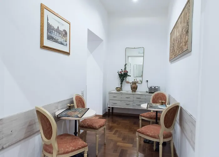 Oda ve Kahvaltı Domus Giulia Roma